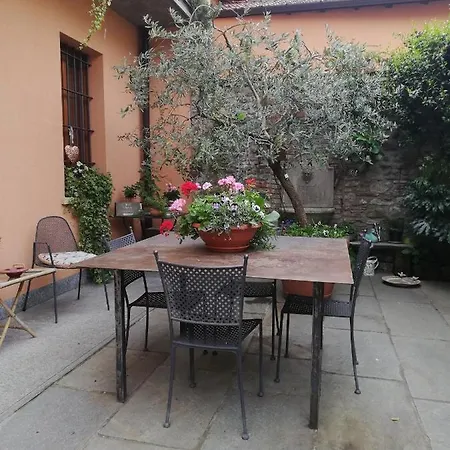 Bed & Breakfast A Due Passi Dal Castello Somma Lombardo