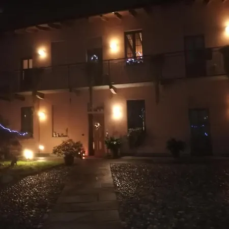 Bed & Breakfast A Due Passi Dal Castello Somma Lombardo