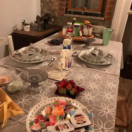 A Due Passi Dal Castello *
