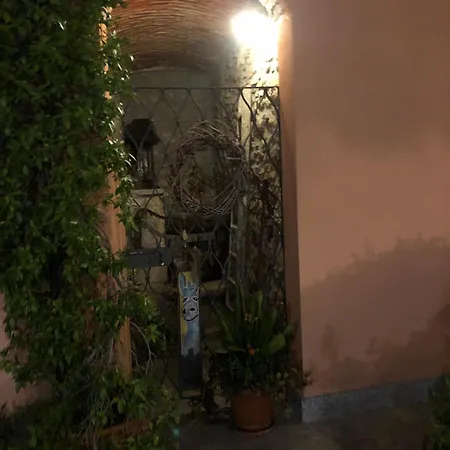 A Due Passi Dal Castello Bed & Breakfast Somma Lombardo