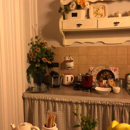 A Due Passi Dal Castello Bed & Breakfast