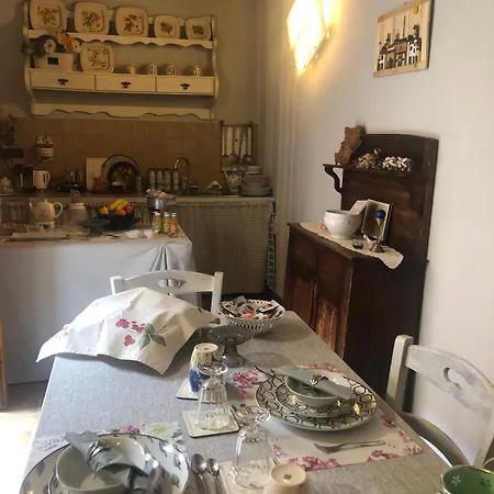 Bed & Breakfast A Due Passi Dal Castello