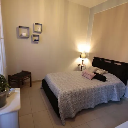 A Due Passi Dal Castello Bed & Breakfast