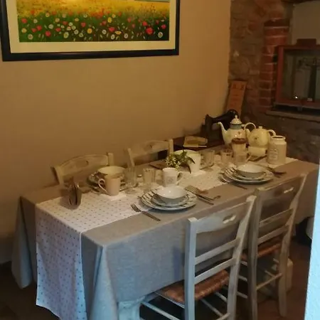 A Due Passi Dal Castello *