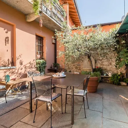 Bed & Breakfast A Due Passi Dal Castello *