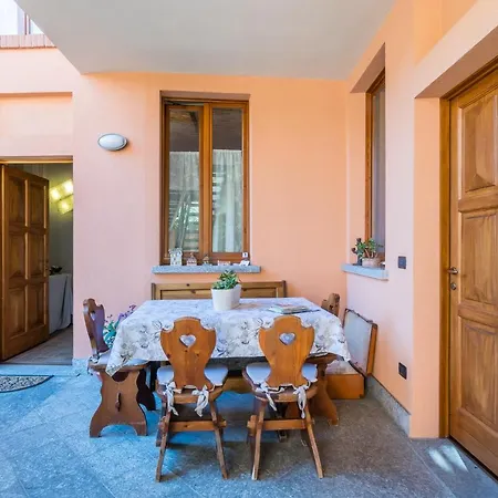 A Due Passi Dal Castello Bed & Breakfast *