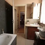 A Due Passi Dal Castello סומה לומברדו