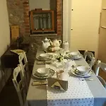 A Due Passi Dal Castello לינה וארוחת בוקר סומה לומברדו