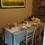 A Due Passi Dal Castello *