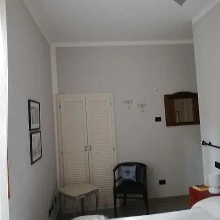 A Due Passi Dal Castello Bed & Breakfast Somma Lombardo