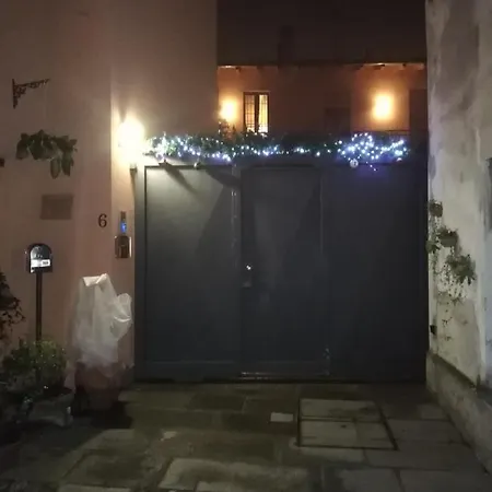A Due Passi Dal Castello Bed and Breakfast