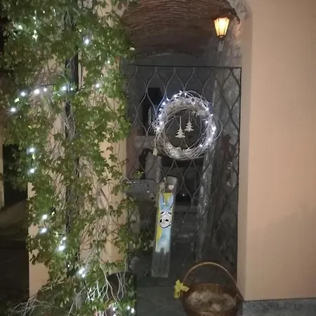 A Due Passi Dal Castello *