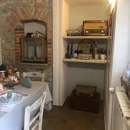 A Due Passi Dal Castello לינה וארוחת בוקר *