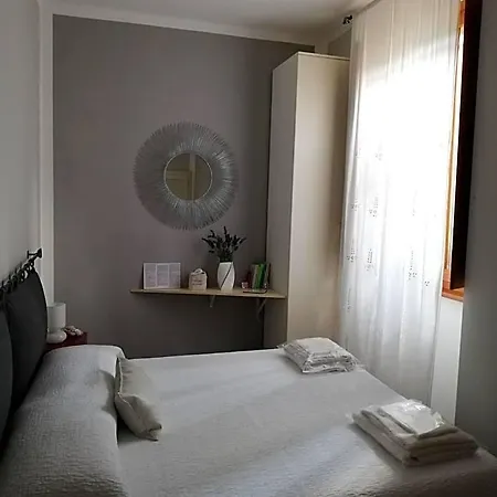 B&B A Due Passi Dal Castello 솜마롬바르도