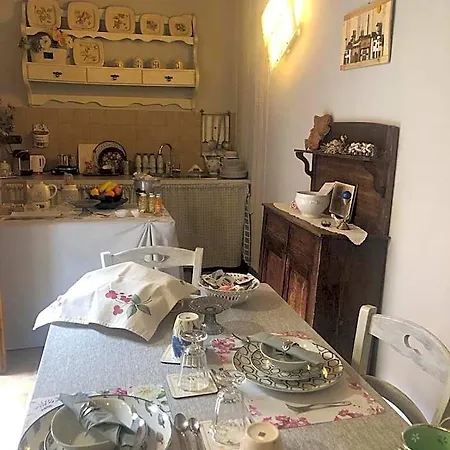 A Due Passi Dal Castello Bed & Breakfast Somma Lombardo