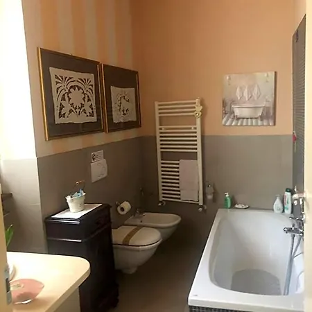 Bed & Breakfast A Due Passi Dal Castello Somma Lombardo