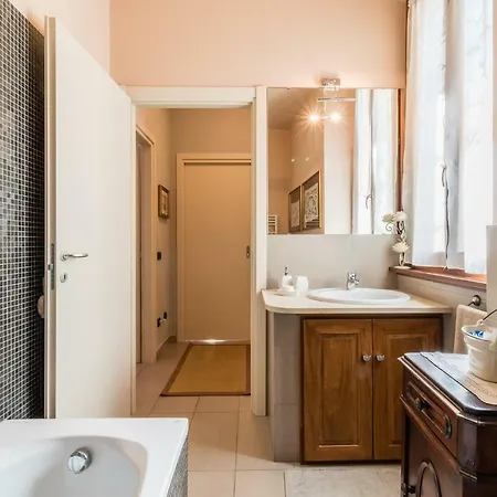 Bed and Breakfast A Due Passi Dal Castello Σόμα Λομπάρντο