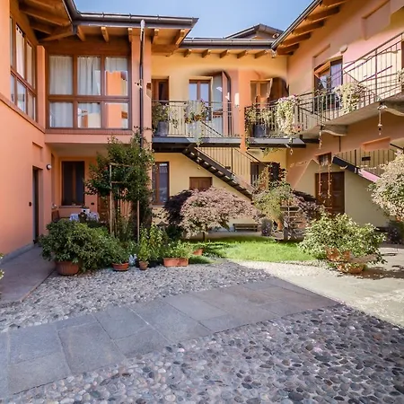 A Due Passi Dal Castello * Somma Lombardo