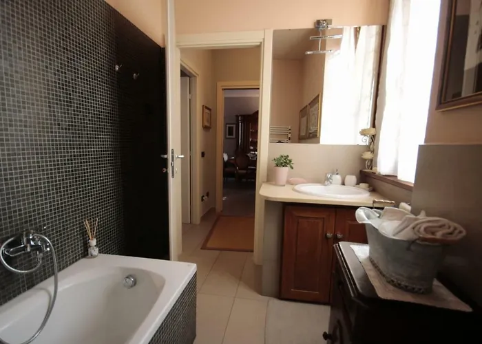 A Due Passi Dal Castello Somma Lombardo