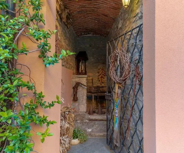 A Due Passi Dal Castello Bed & Breakfast Somma Lombardo